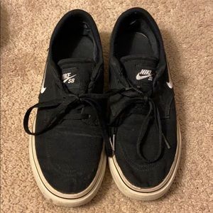 Black Nike SB Shoes Size 5Y | Women’s 6.5 | Mens 5